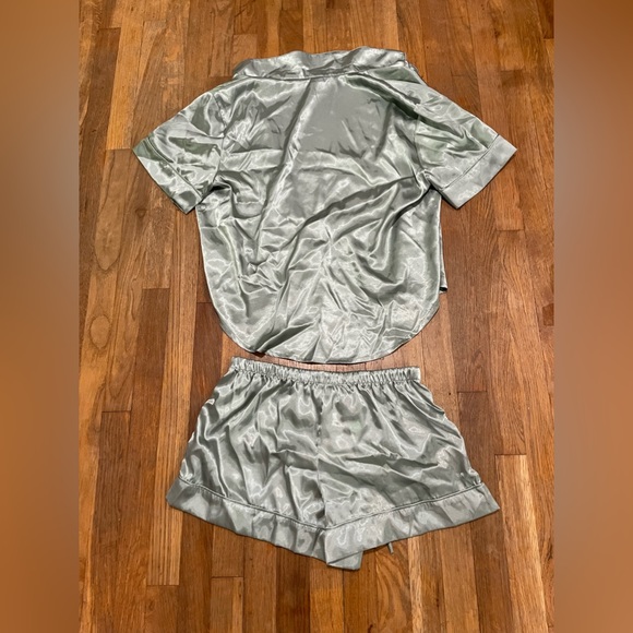 DB Bridal Satin Pajama set ***3 SETS*** - Picture 8 of 16